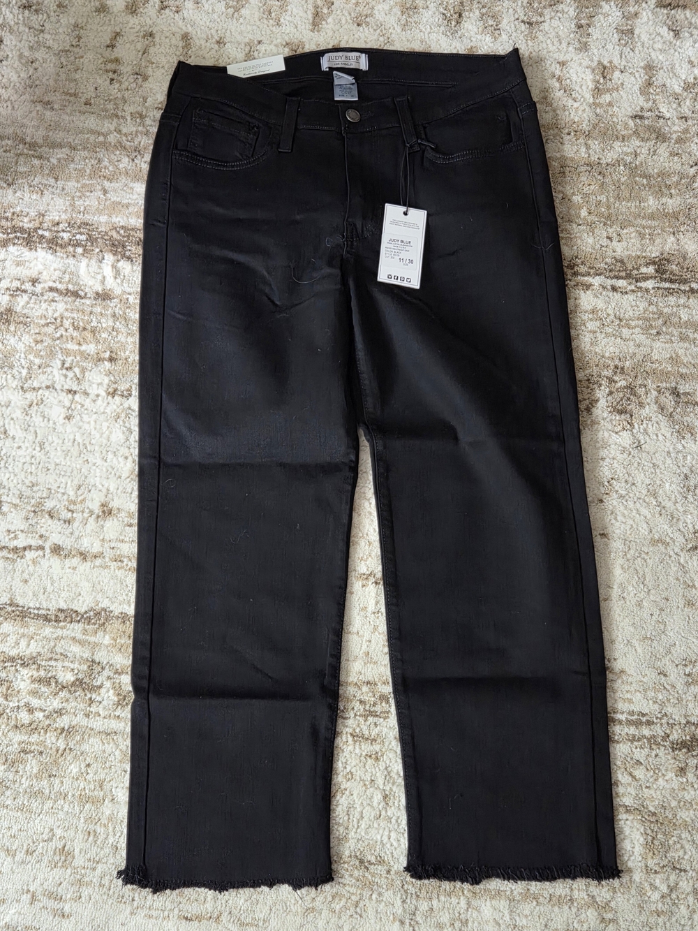 NWT Judy Blue Black Frayed Hem Straight Crop Jeans - Size 11 / 30 (Style 83100)